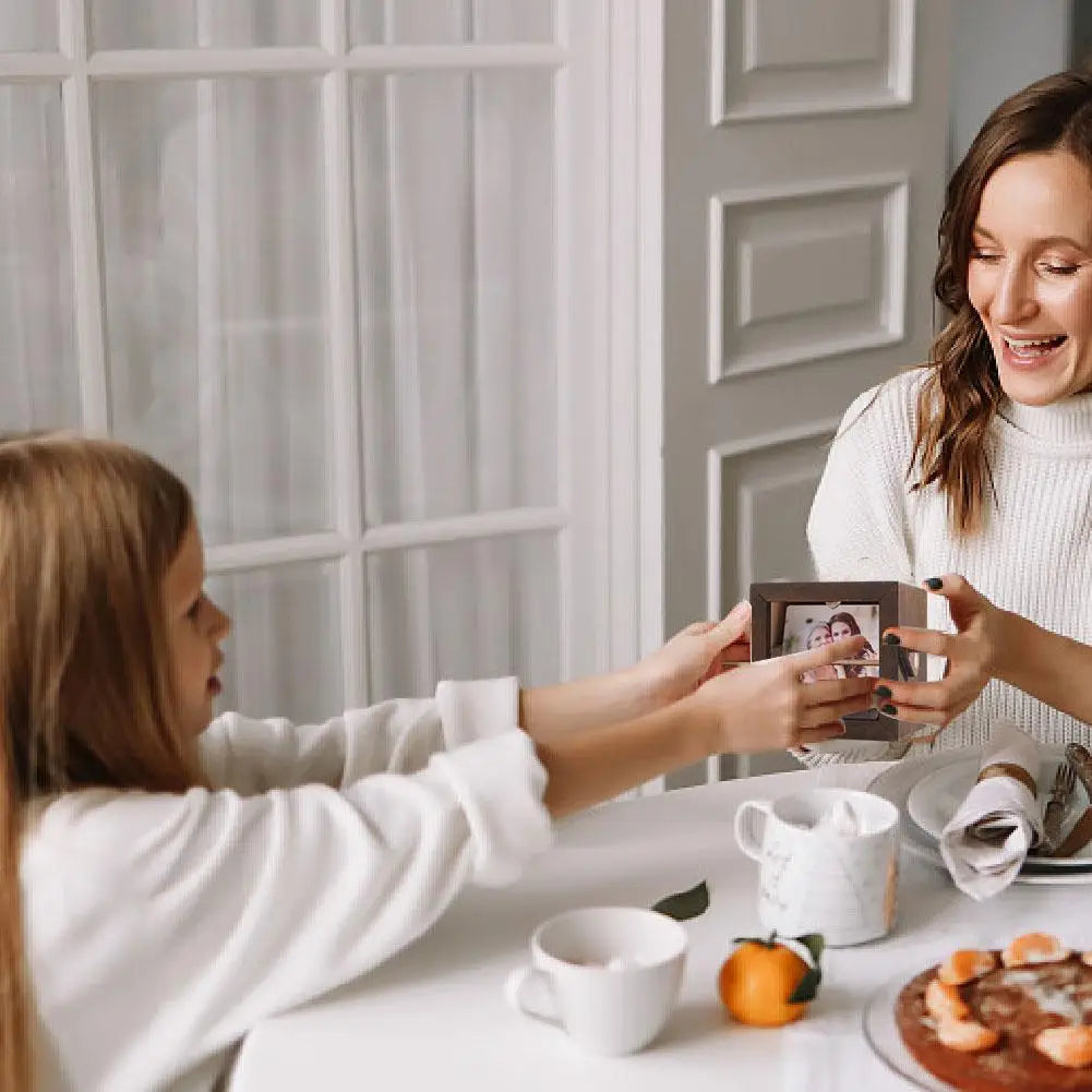 MEMOBOX™ – Custom Wooden Flipbook Frame